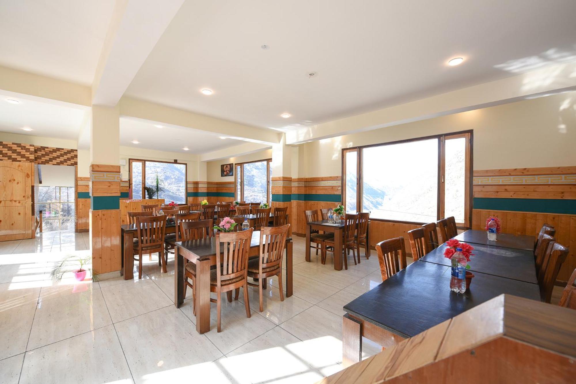 Hotel Fabhotel Paradise Manali (Himachal Pradesh)