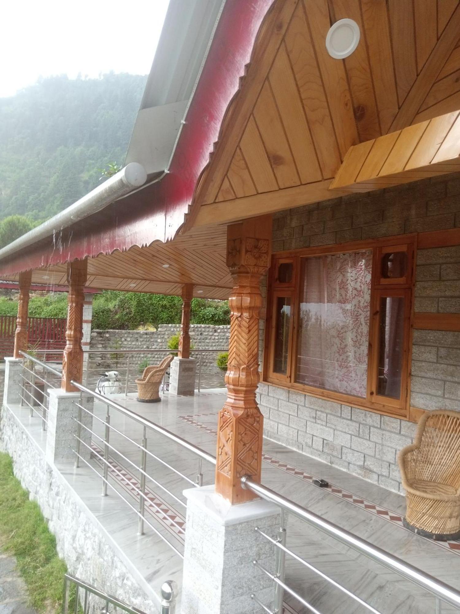 River Stone Apartment *