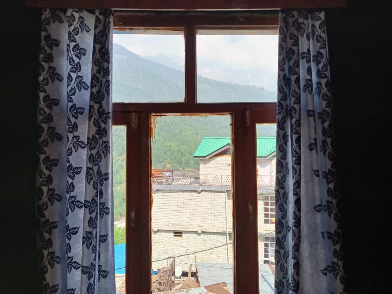 Roop Mountain Homestay *