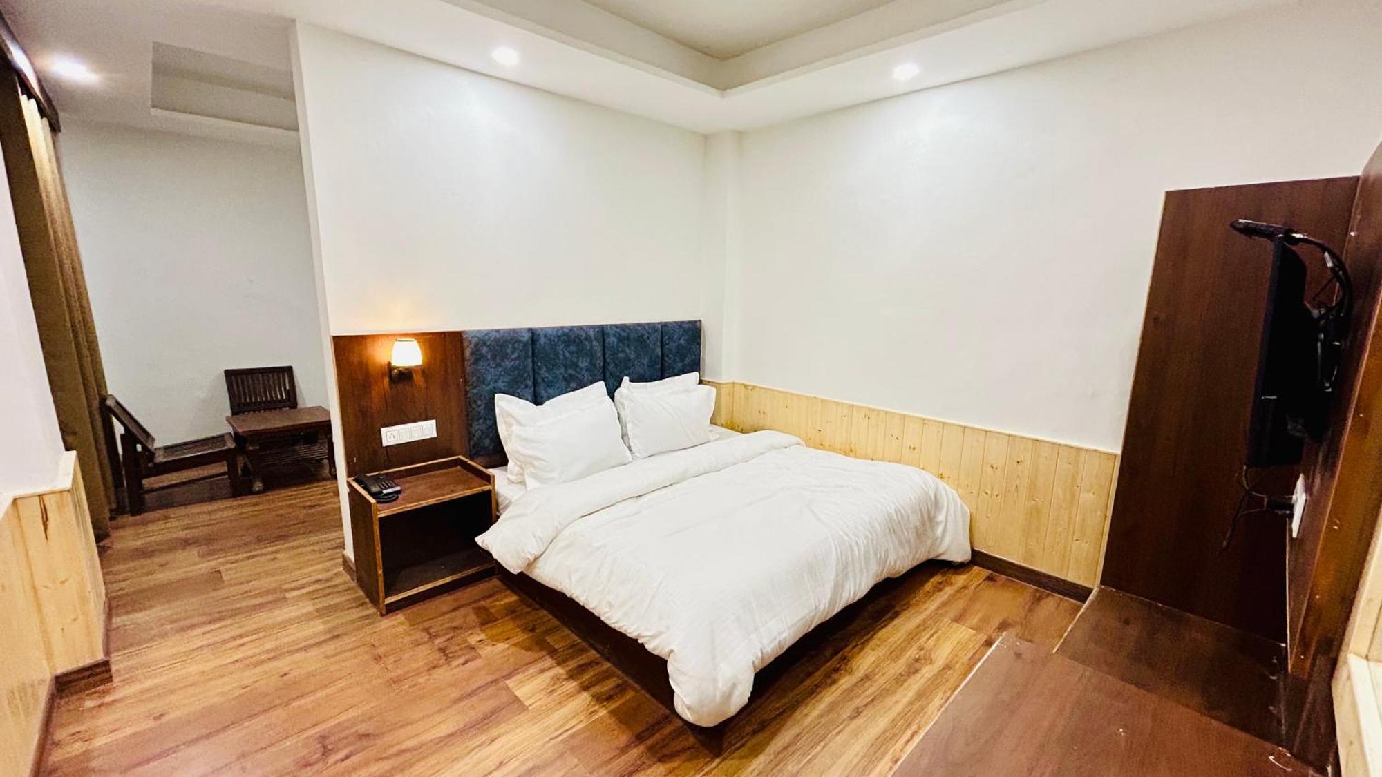 Hotel Ocean Hill Manali (Himachal Pradesh)