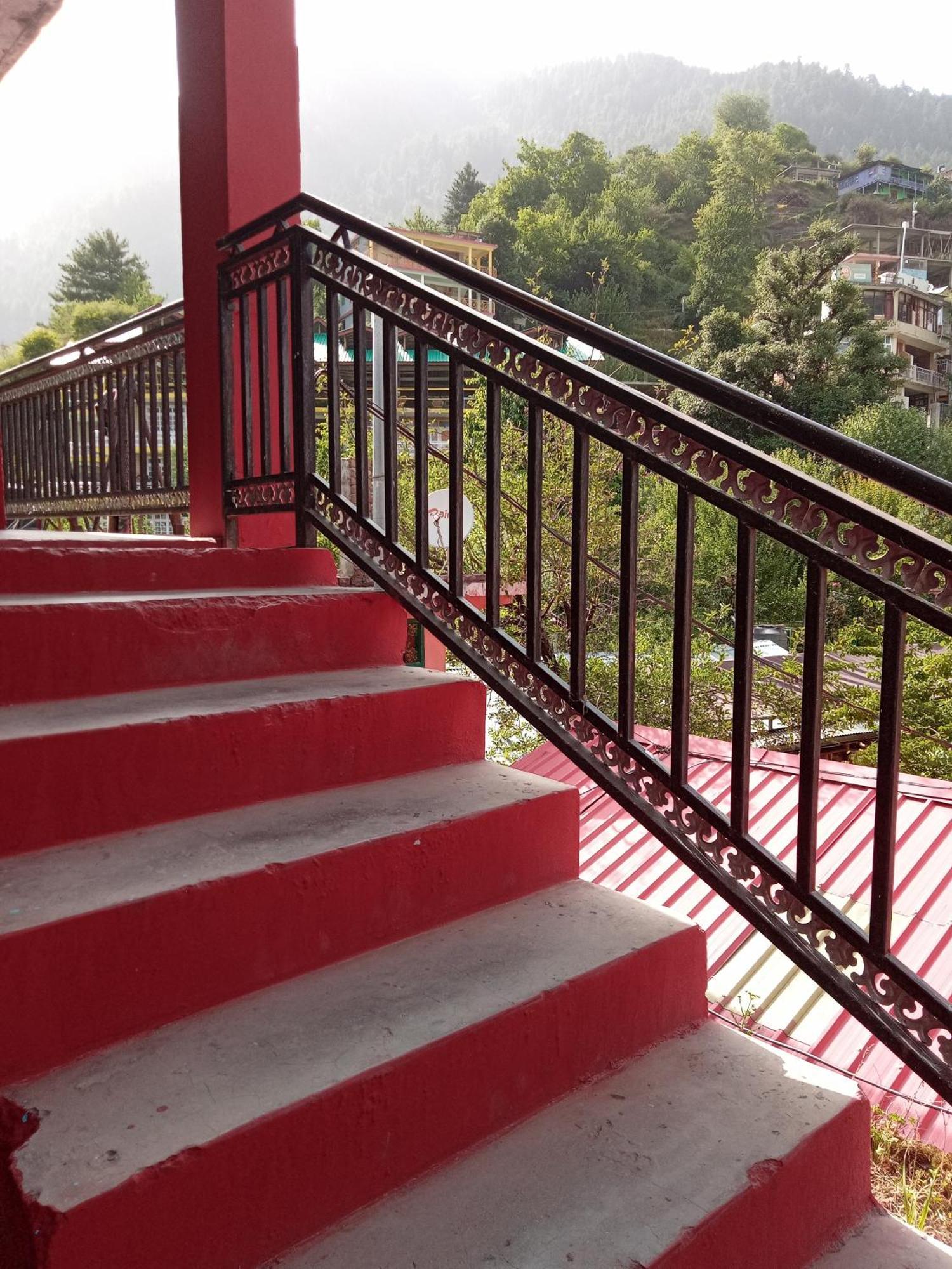 Non Stop Cafe & Manali (Himachal Pradesh)