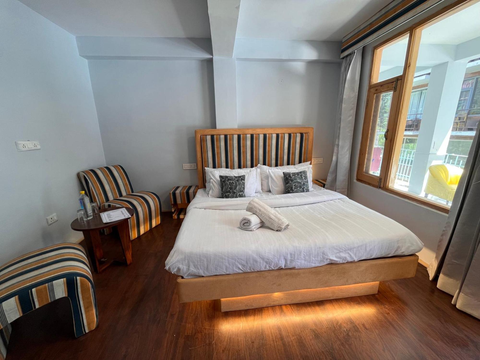 English Rose, #personal Parking, #petfriendly, #garden, #bonfire Under The Stars Guest house Manali (Himachal Pradesh)