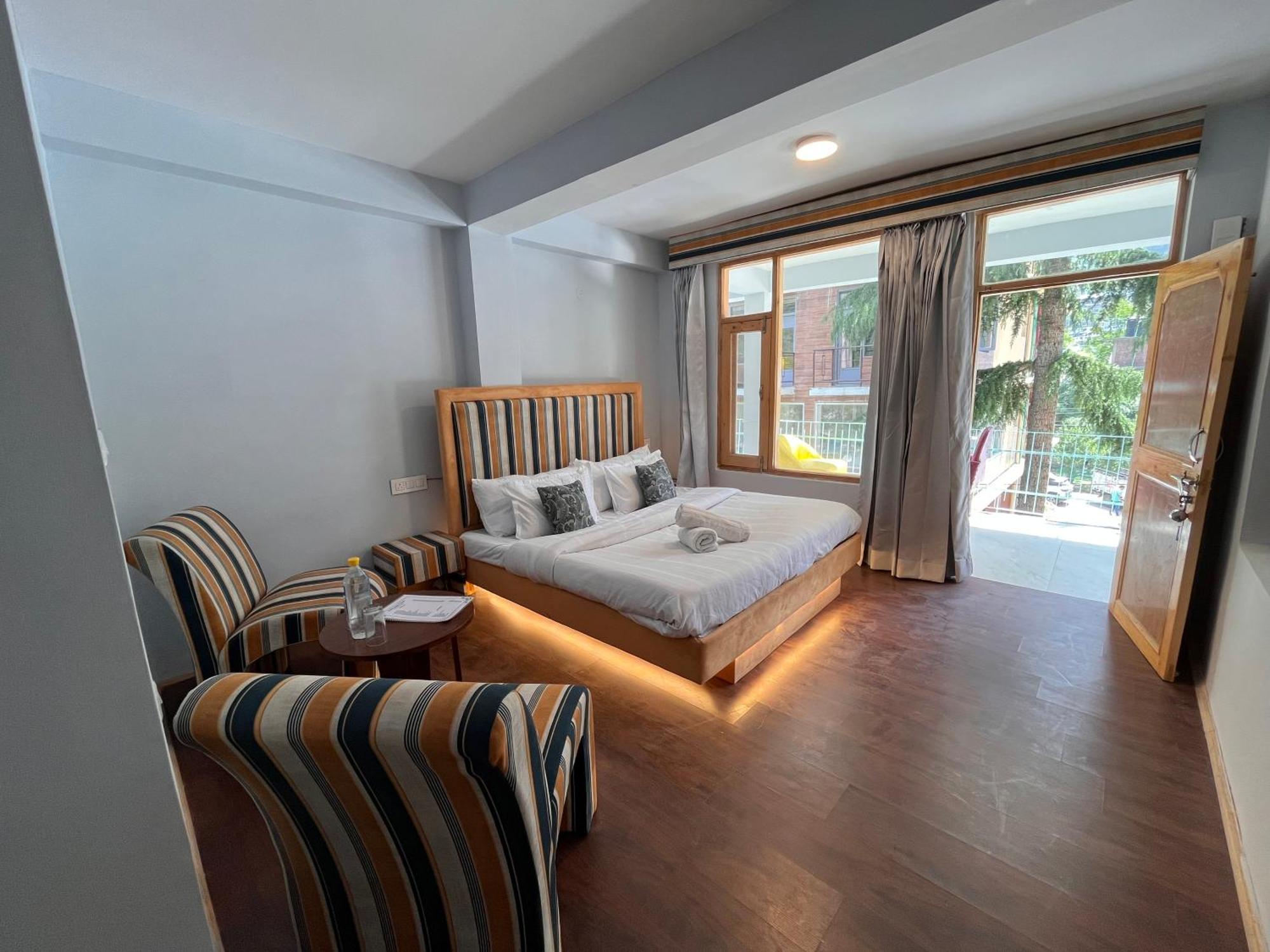 English Rose, #personal Parking, #petfriendly, #garden, #bonfire Under The Stars Guest house Manali (Himachal Pradesh)