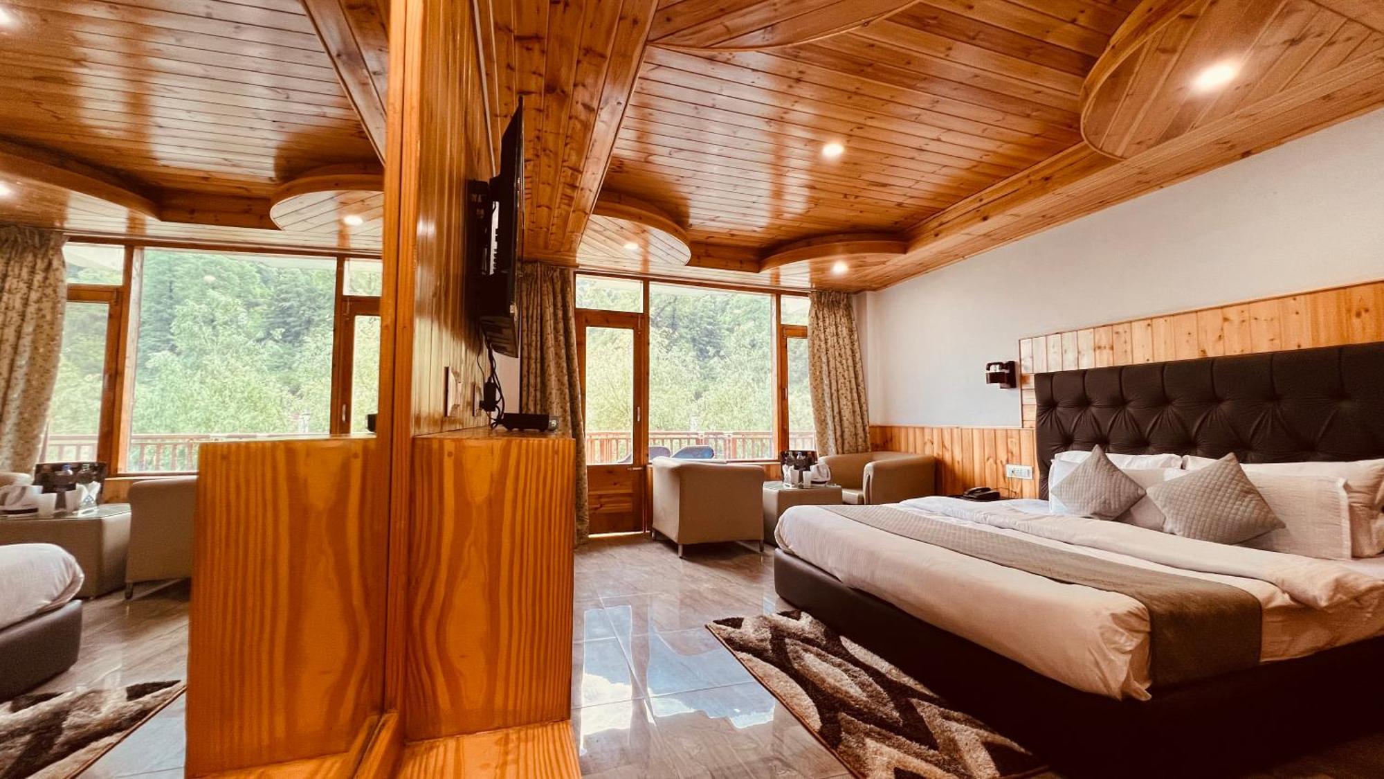 Hotel Himalayan Village Resort,