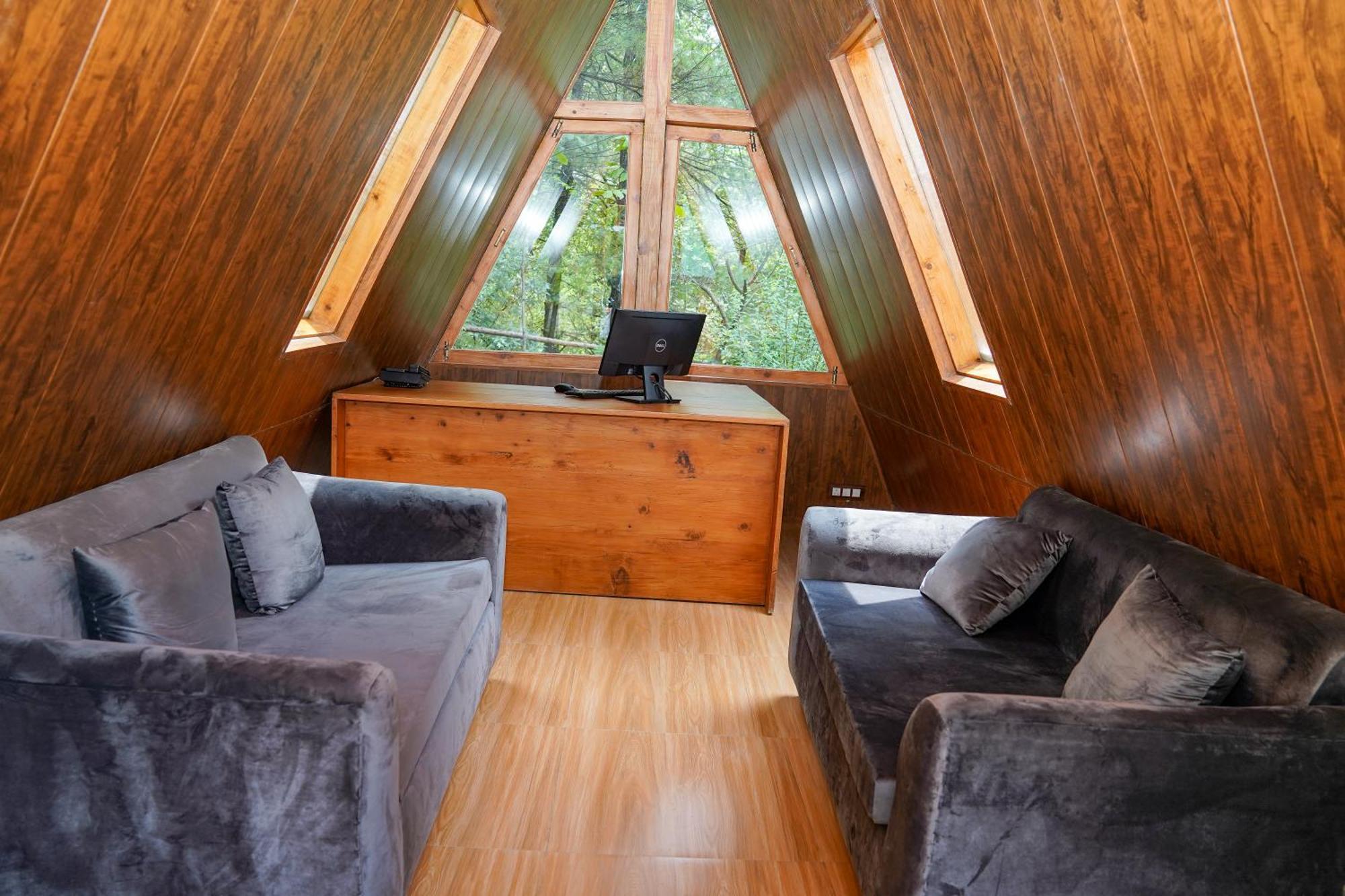Resort Zone Connect By The Park, Manali Manali (Himachal Pradesh)