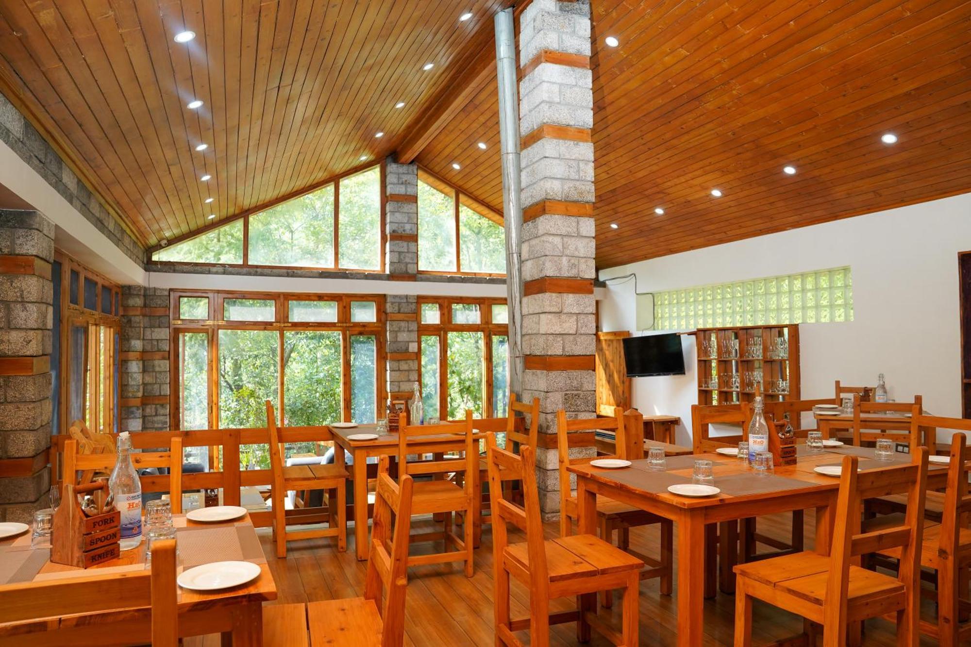Resort Zone Connect By The Park, Manali Manali (Himachal Pradesh)
