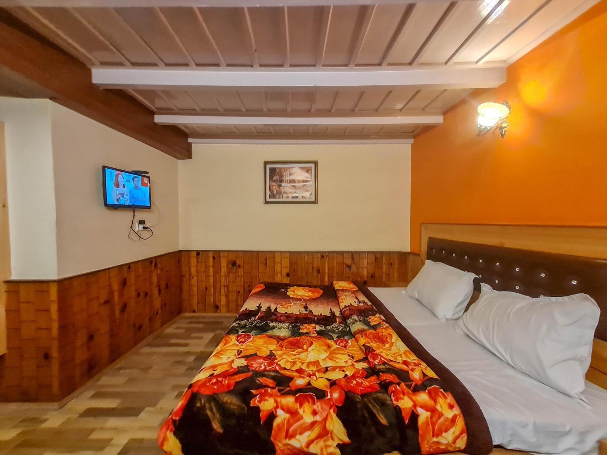 Himland Centrally Heated Manali (Himachal Pradesh)