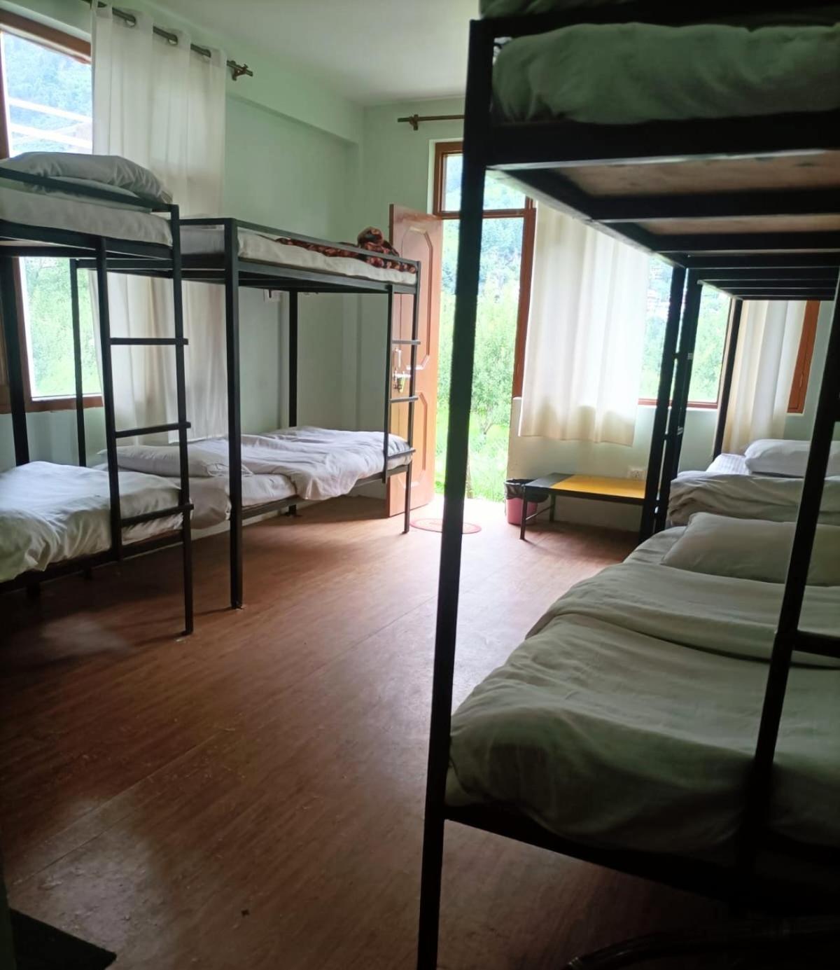 Hostel Farm & Camps