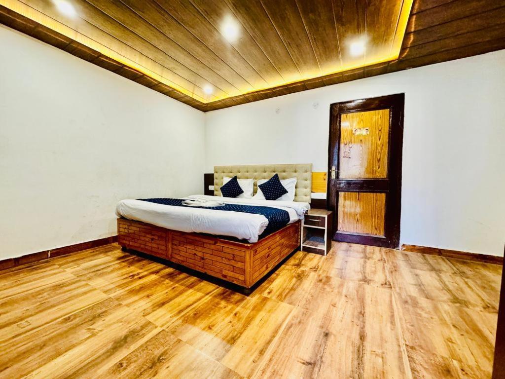 Royal View Guest house Manali (Himachal Pradesh)