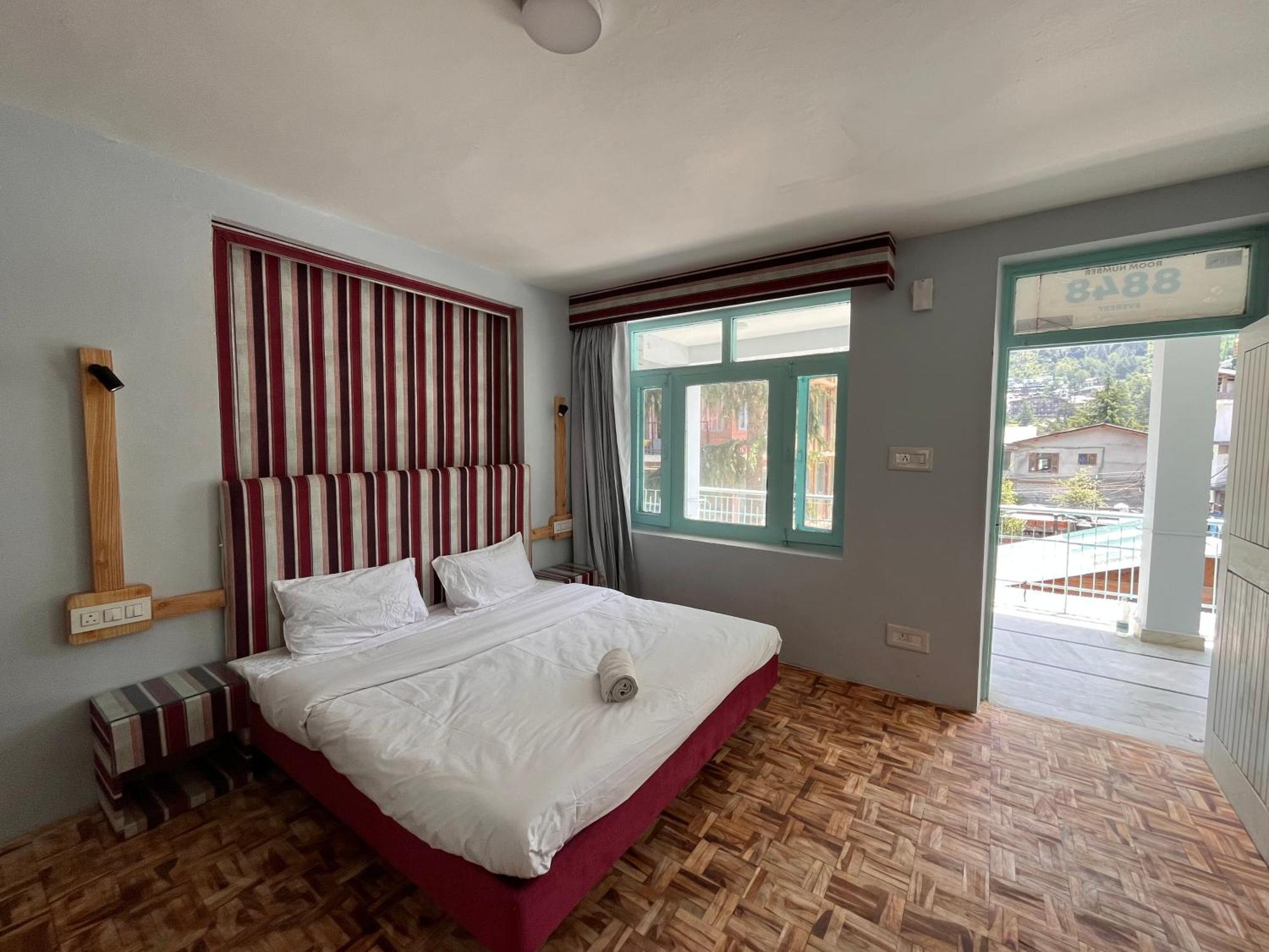 English Rose, #personal Parking, #petfriendly, #garden, #bonfire Under The Stars Guest house Manali (Himachal Pradesh)