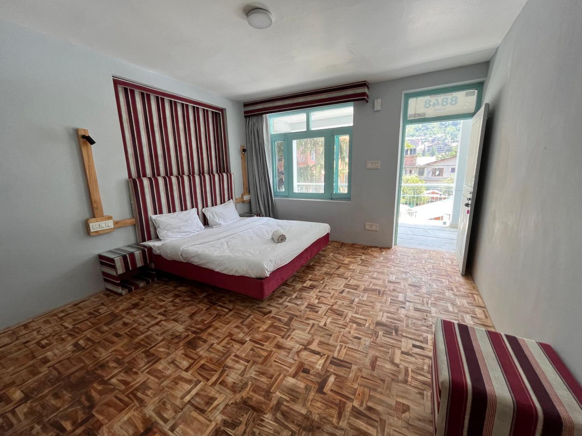 English Rose, #personal Parking, #petfriendly, #garden, #bonfire Under The Stars Guest house Manali (Himachal Pradesh)