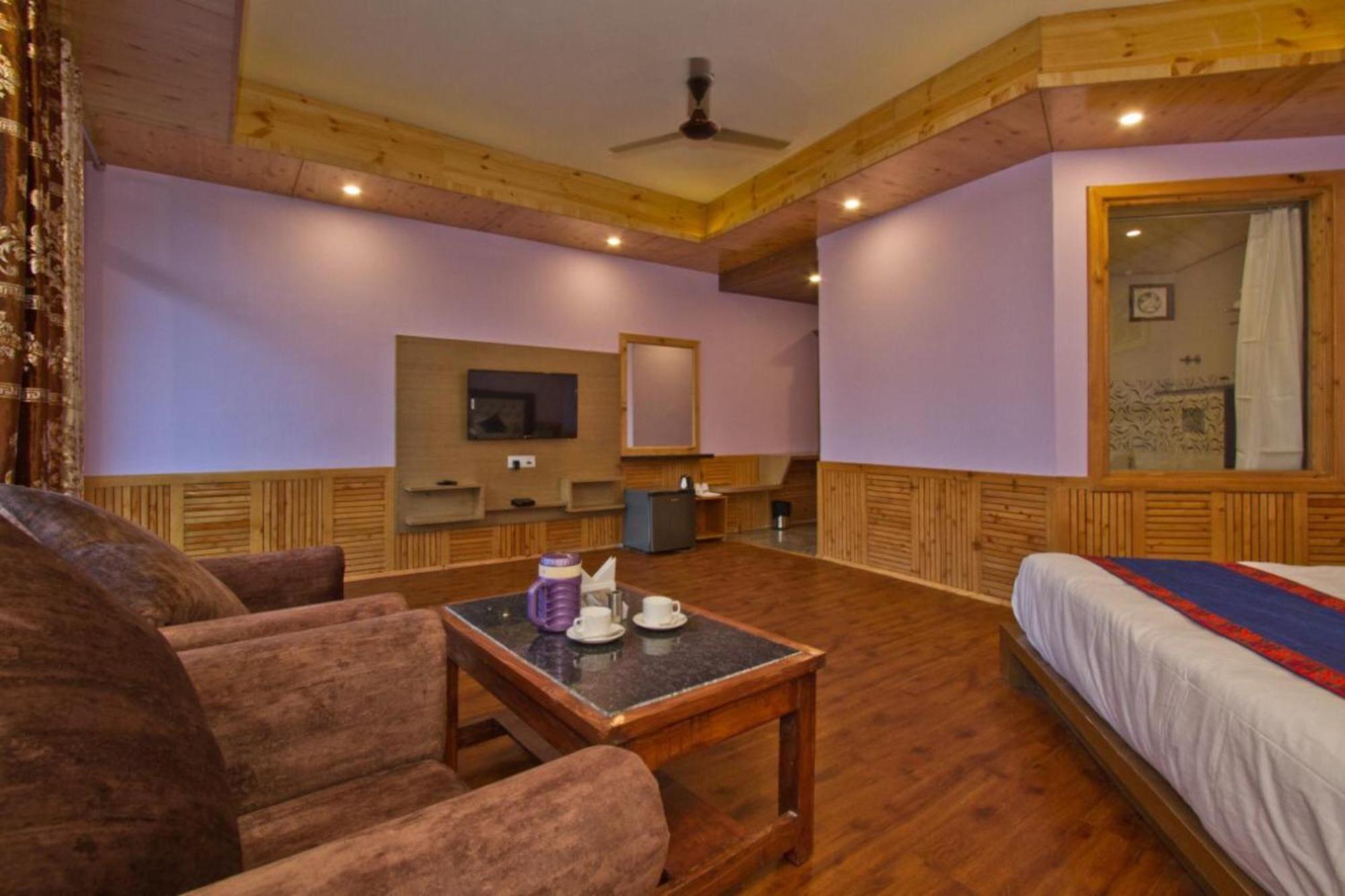 Hotel Goroomgo Bd - Excellent With Family, Parking Facilities Manali (Himachal Pradesh)