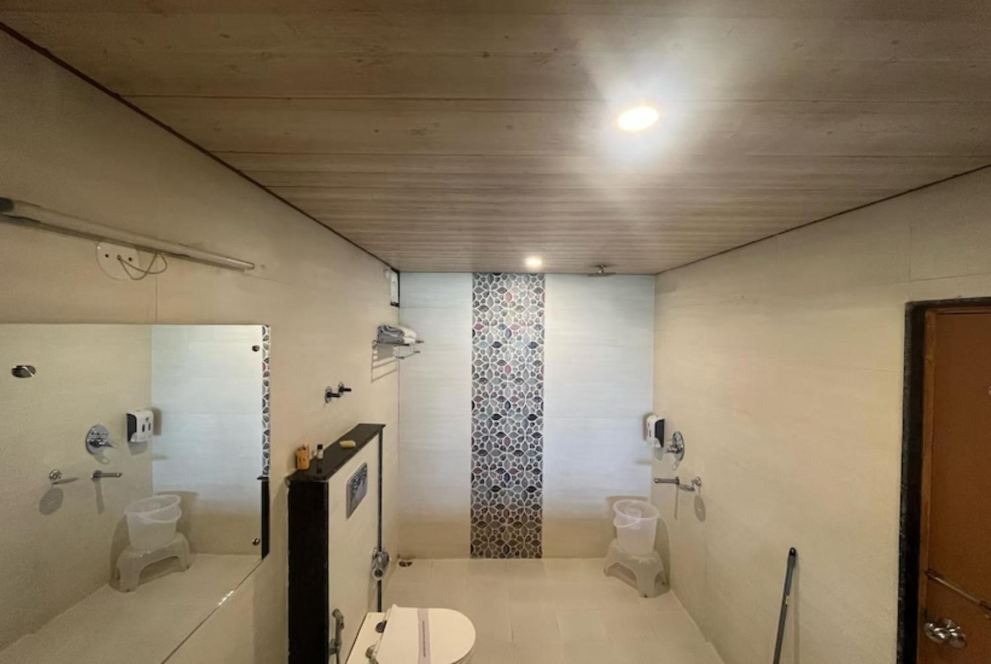 Hotel Goroomgo Bd - Excellent With Family, Parking Facilities 4*