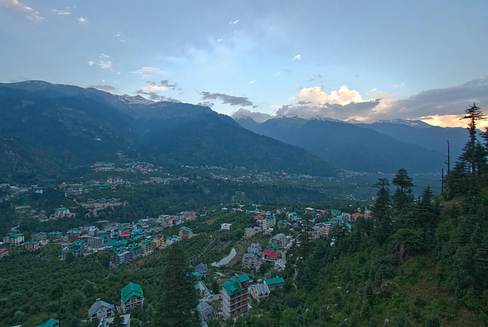 Hotel Goroomgo Bd - Excellent With Family, Parking Facilities
