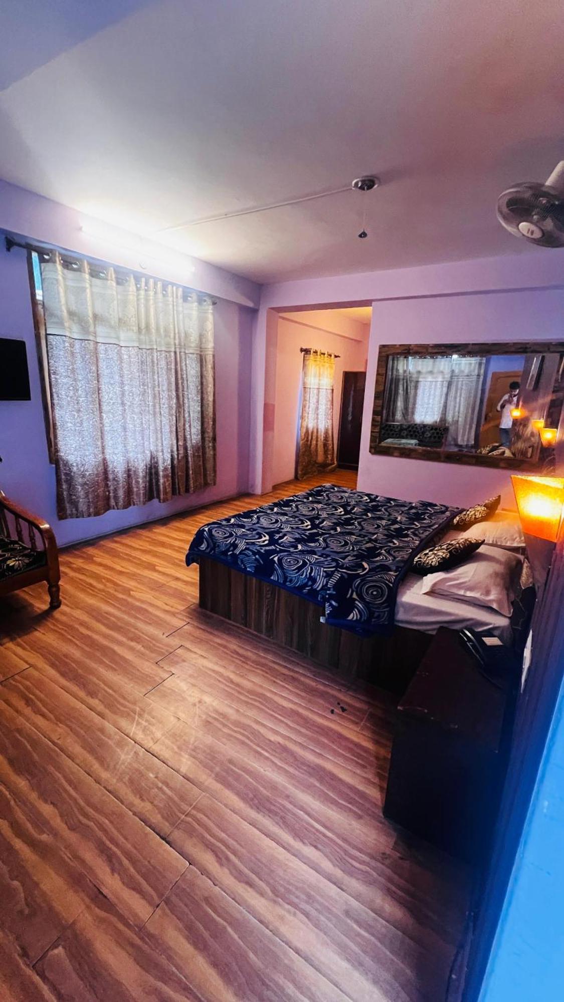 Chetna Hotel Manali (Himachal Pradesh)