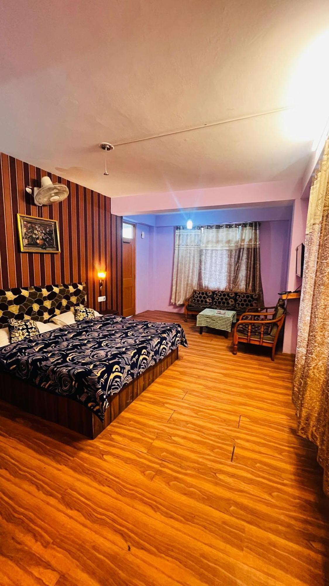 Chetna Hotel Manali (Himachal Pradesh)