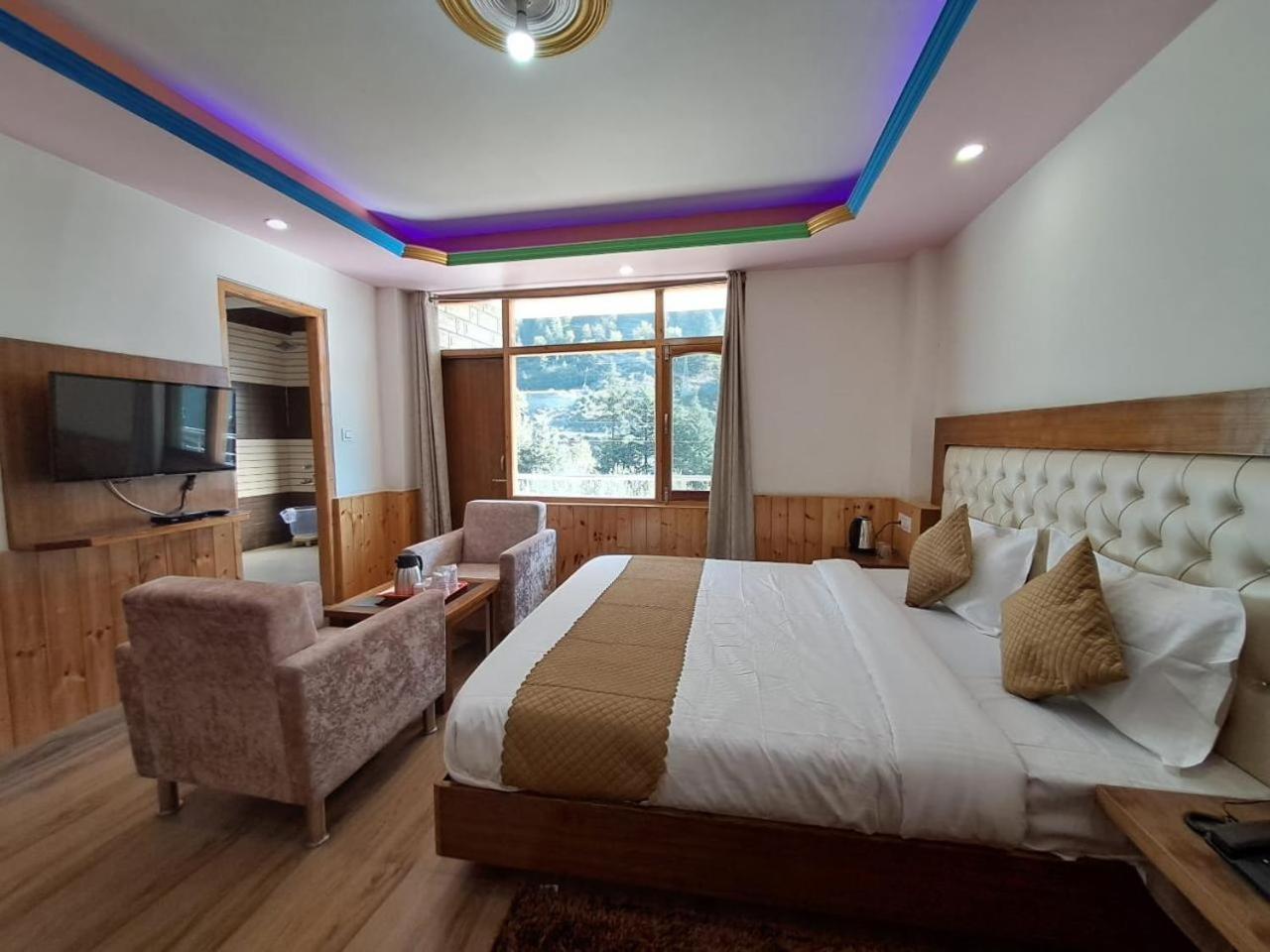 Hotel Misty Hills Manali (Himachal Pradesh)