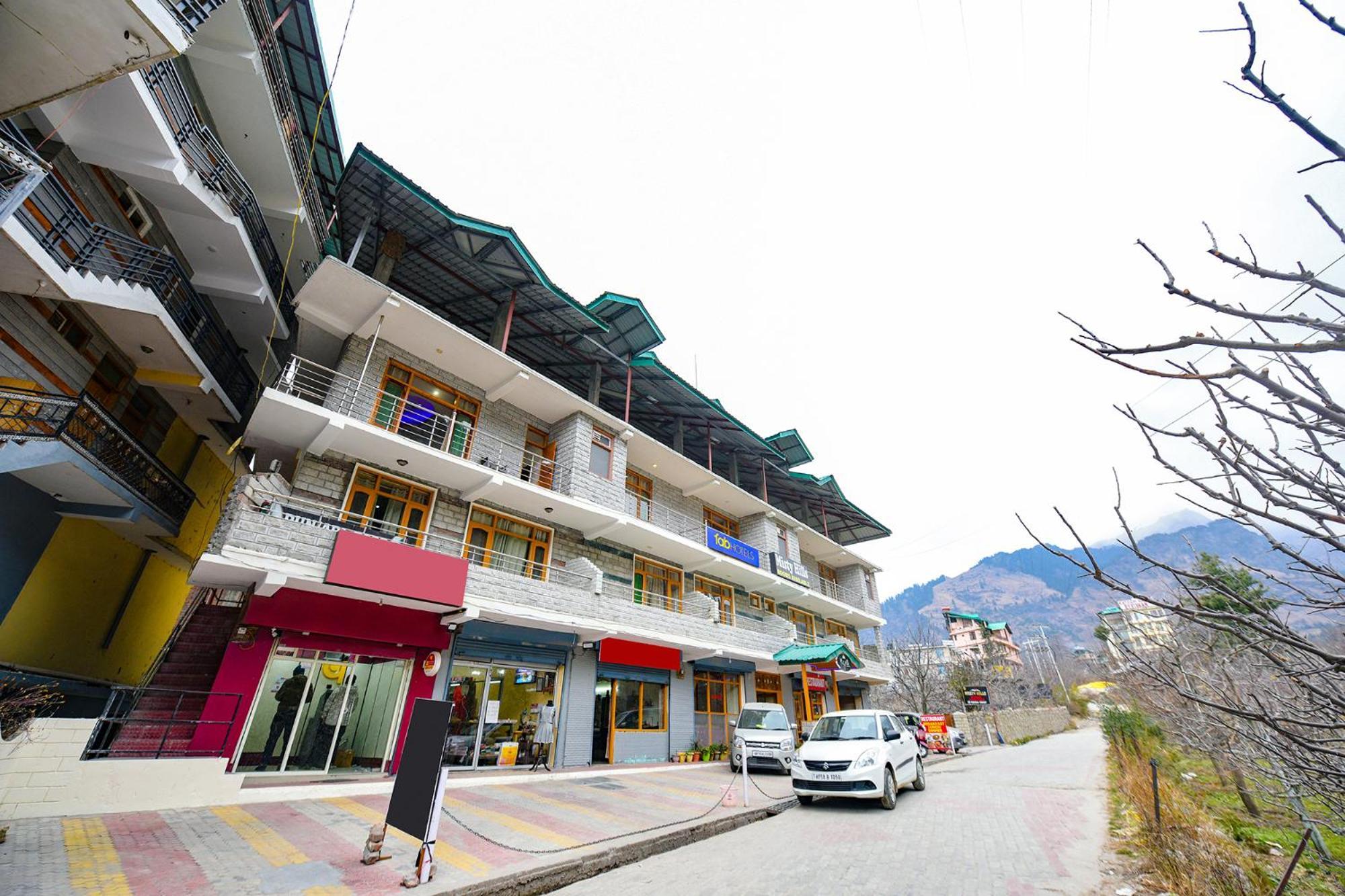 Hotel Misty Hills Manali (Himachal Pradesh)