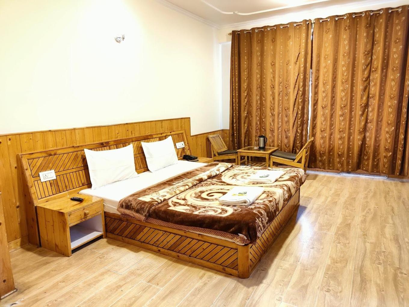 Hotel Summer Manali (Himachal Pradesh)