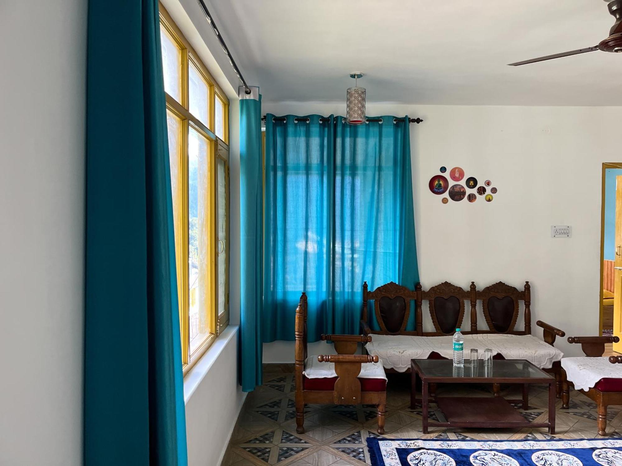 Homestay Bhagwati Wood House *