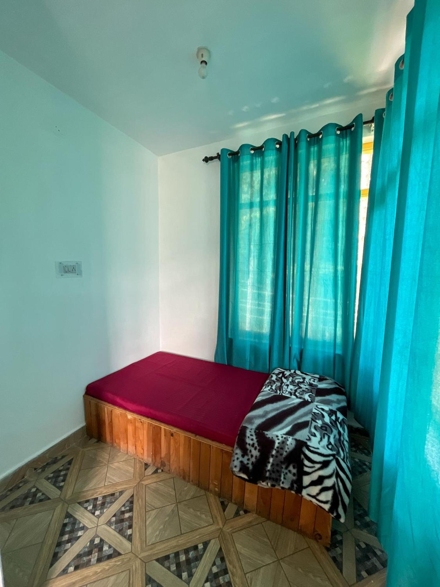 Homestay Bhagwati Wood House