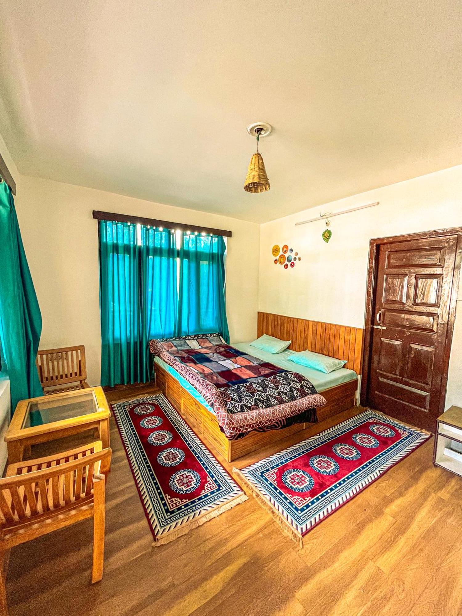 Homestay Bhagwati Wood House