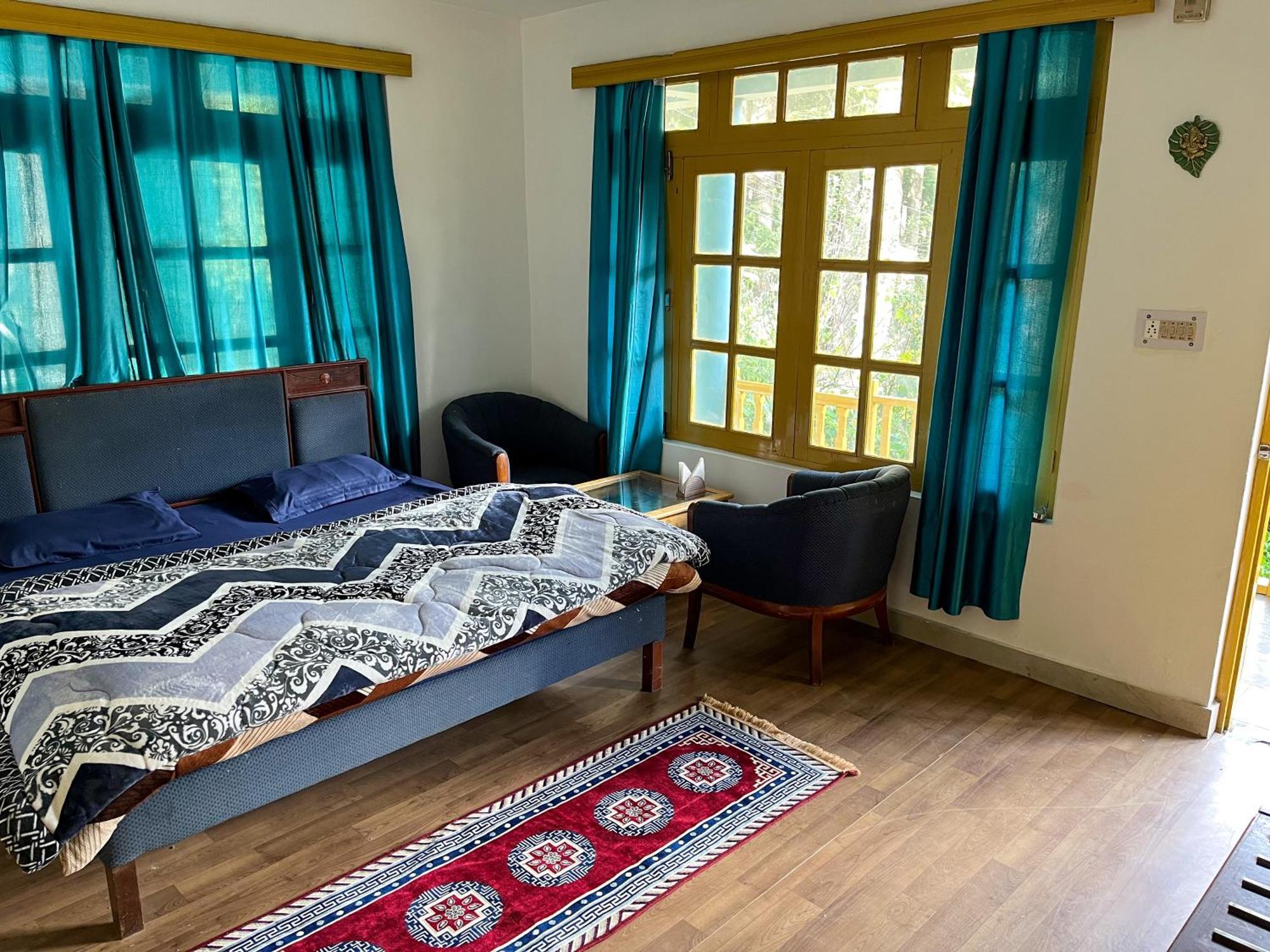Homestay Bhagwati Wood House *