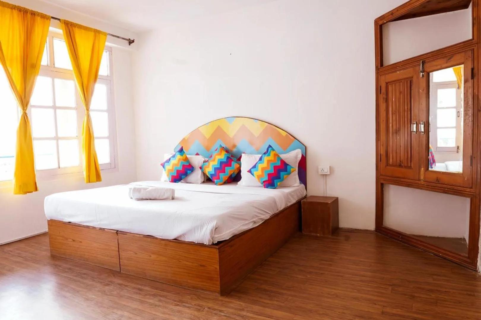 Hostel Oak Land House