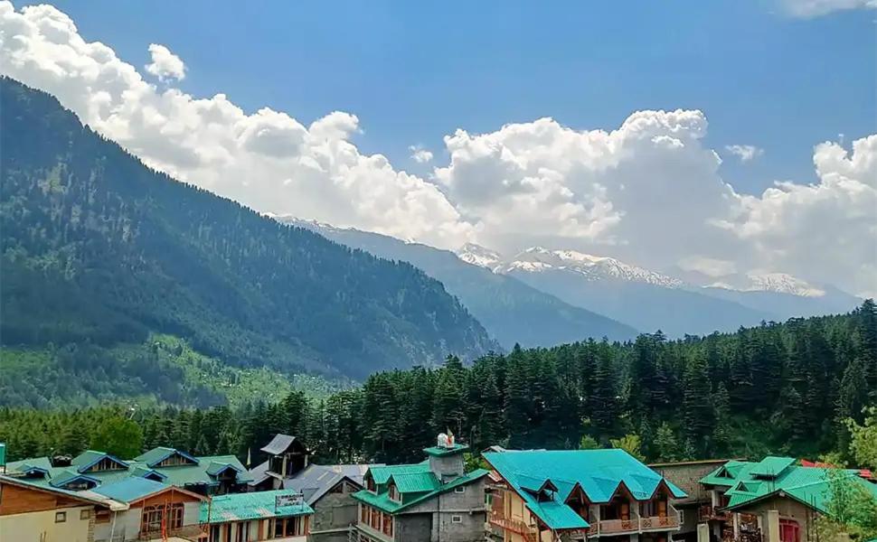 Oak Land House Hostel Manali (Himachal Pradesh)
