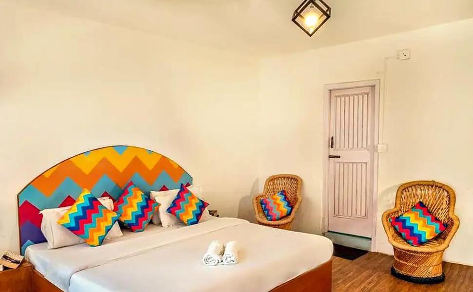 Hostel Oak Land House *