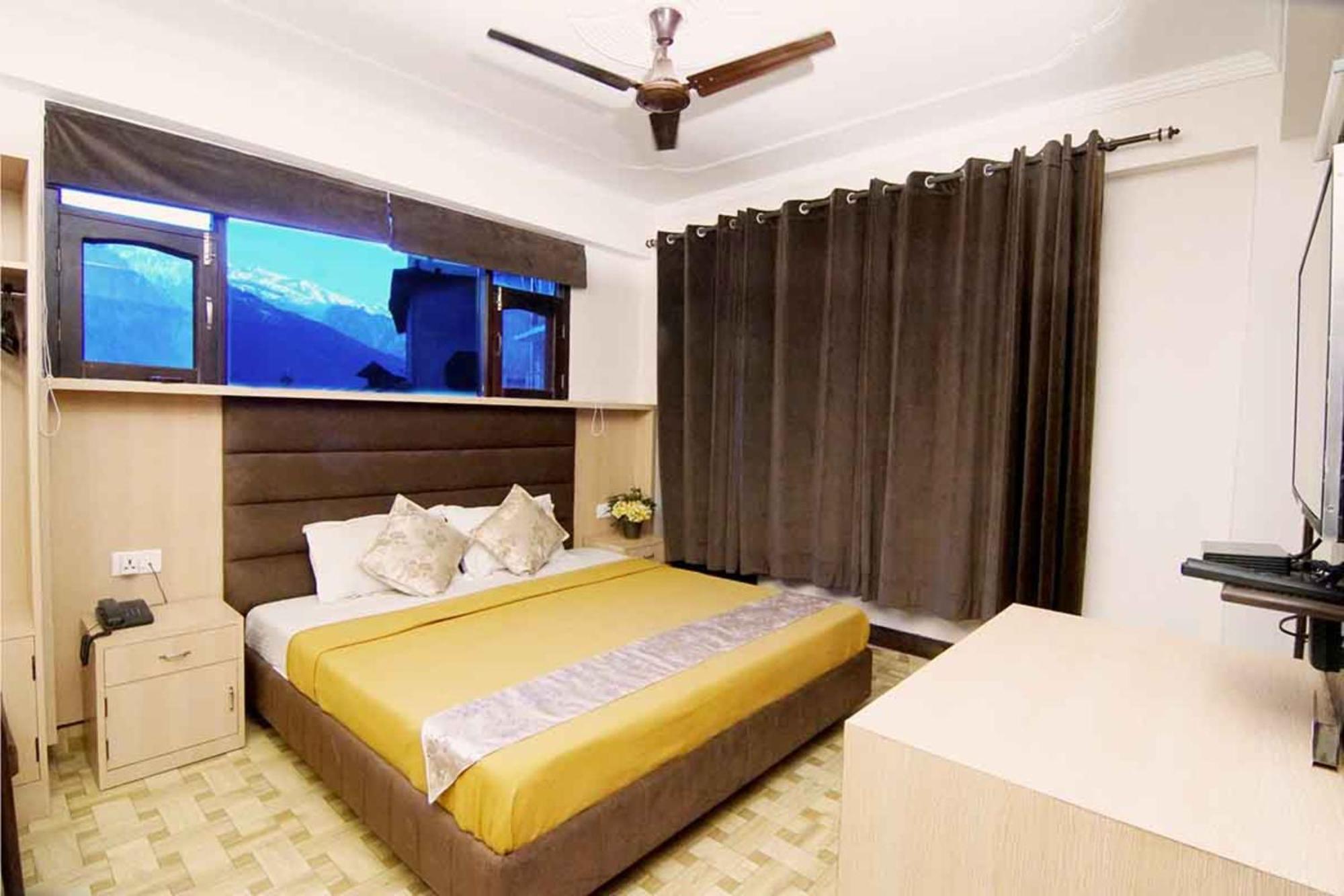 Goroomgo Daddy Guest house