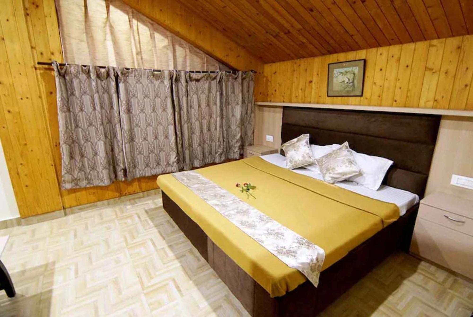 Goroomgo Daddy Guest house 3*