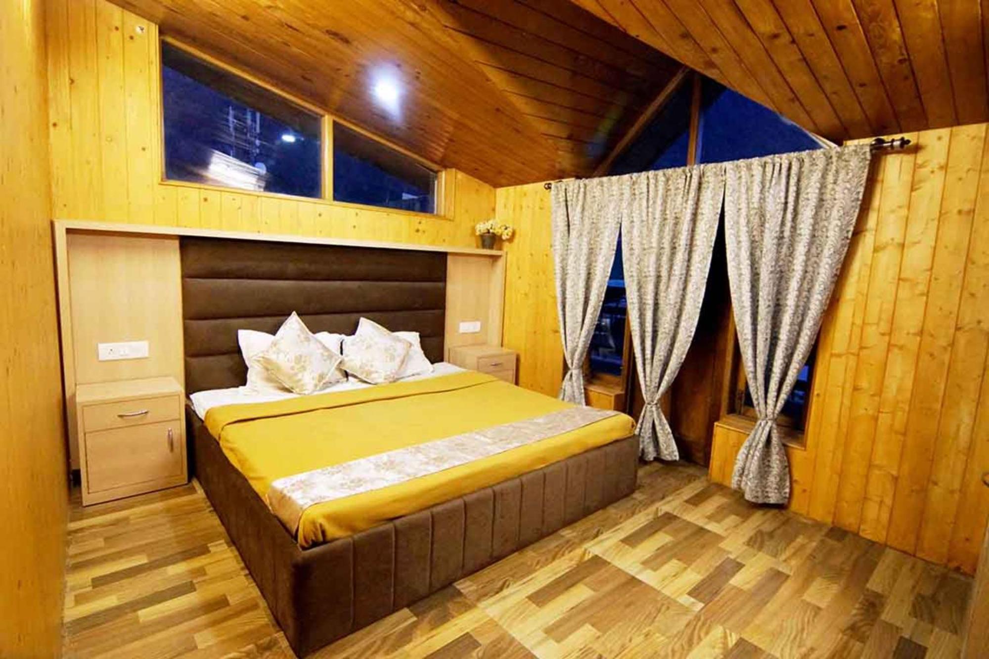 Goroomgo Daddy Guest house