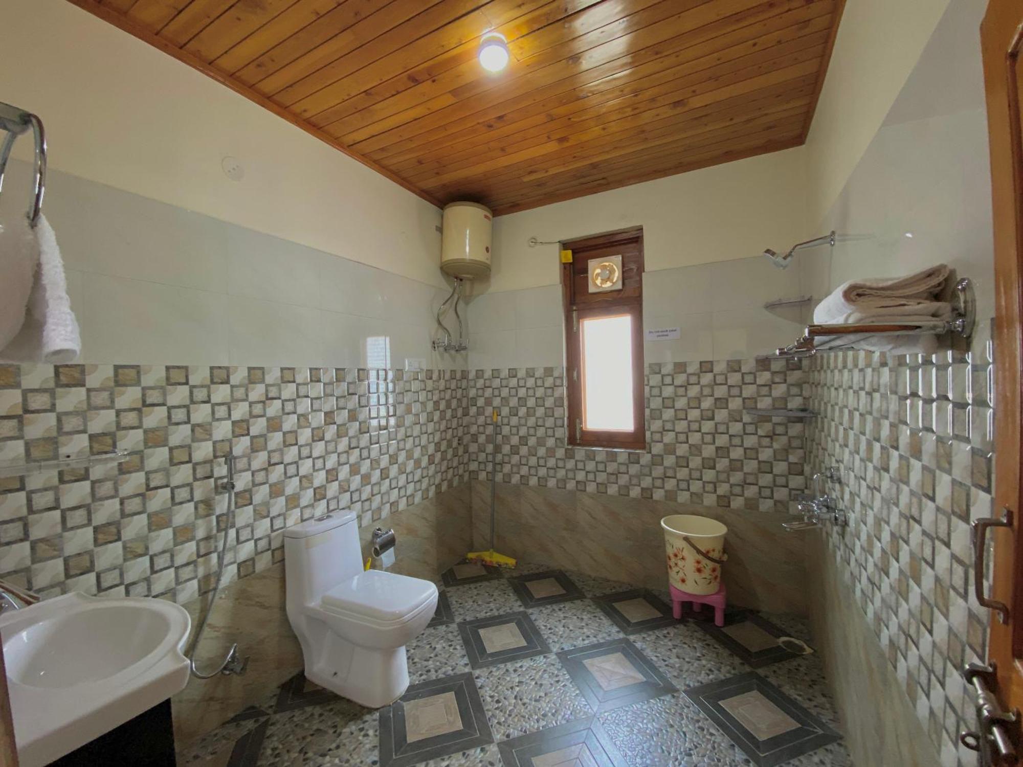 Hotel Aananda-boutique Manali (Himachal Pradesh)