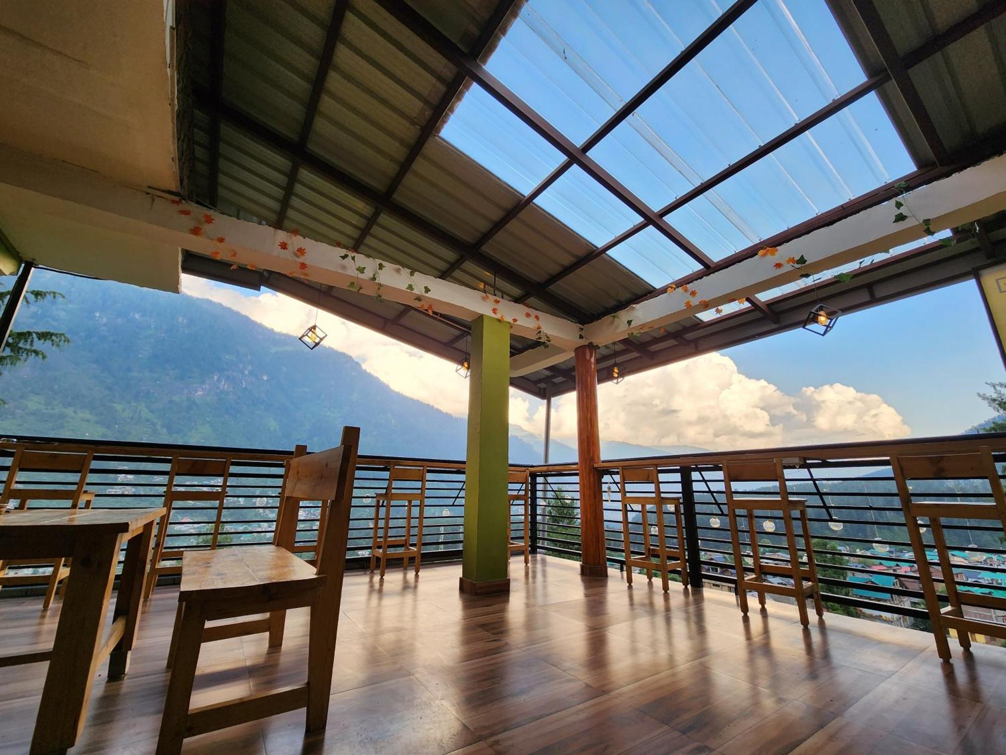 Lodge Timberwolves Manali (Himachal Pradesh)