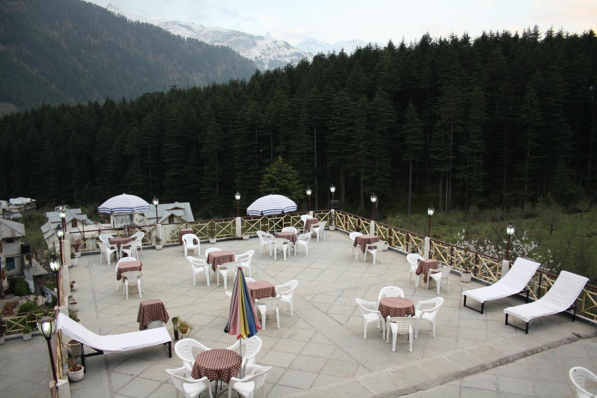 Snow Valley & Manali (Himachal Pradesh)