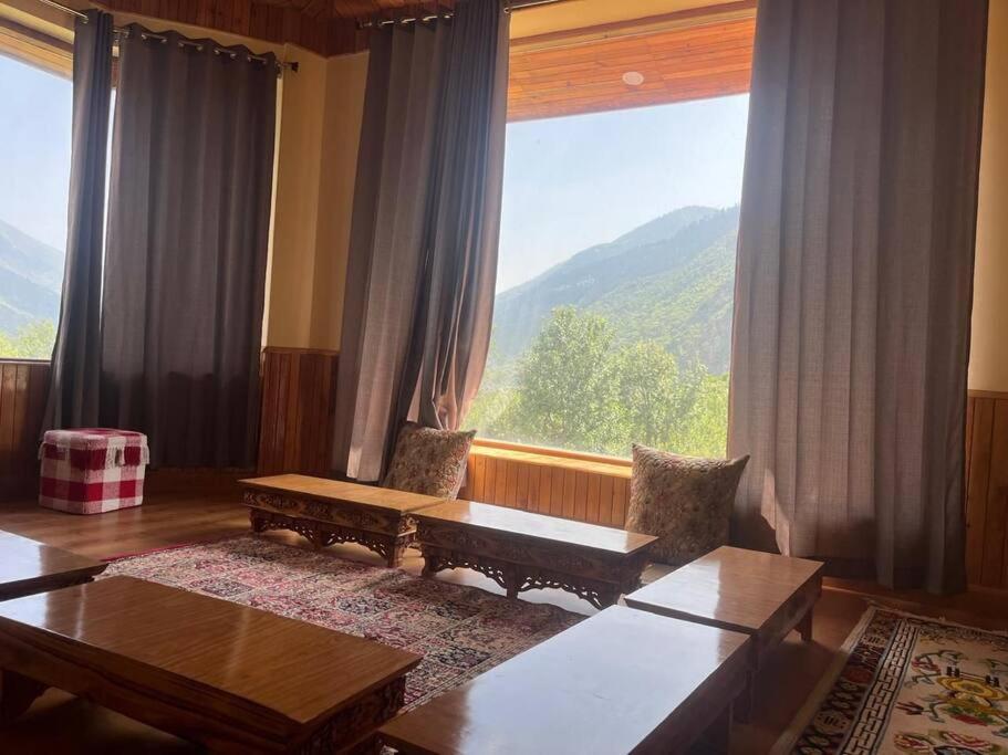 Bnbbuddy Himalayan 3br Wid Lawn Near