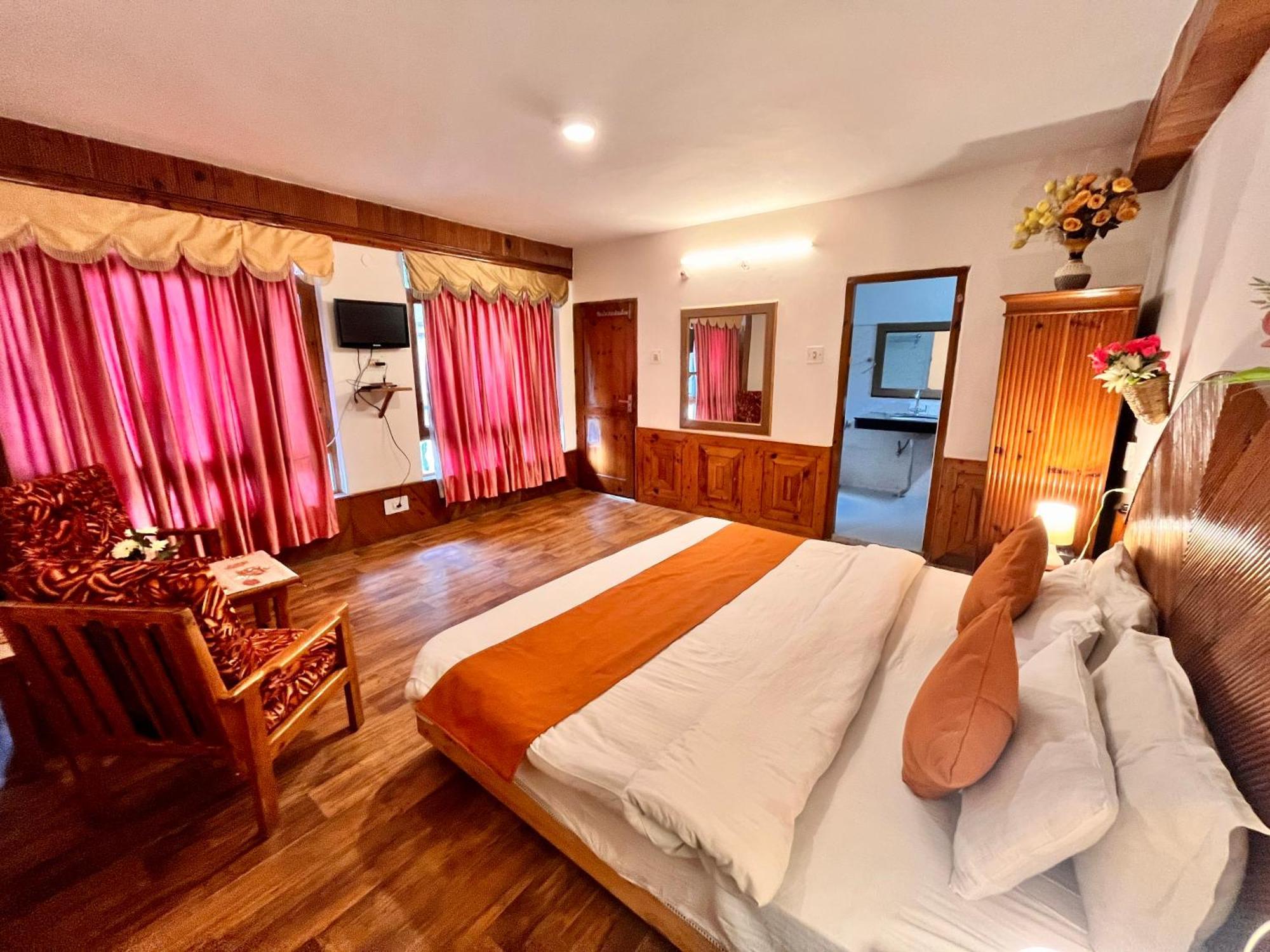 Ganga - Affordable Luxury Near Mall Road Hotel