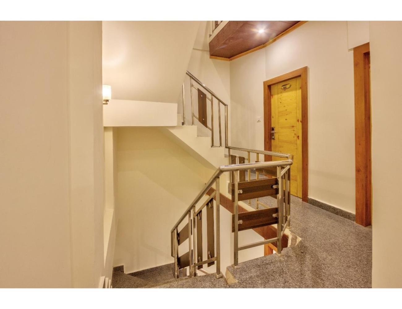 Royal Nest By Terraa Hotels, Homestay