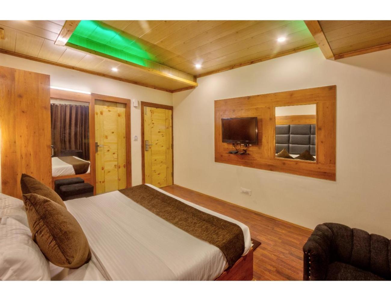 Royal Nest By Terraa Hotels, Manali (Himachal Pradesh)