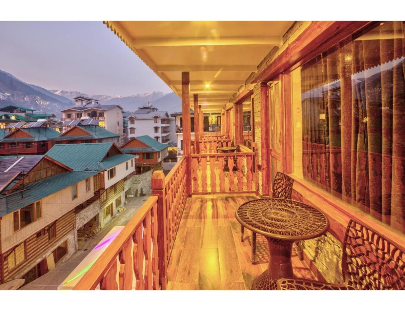 Royal Nest By Terraa Hotels, Homestay