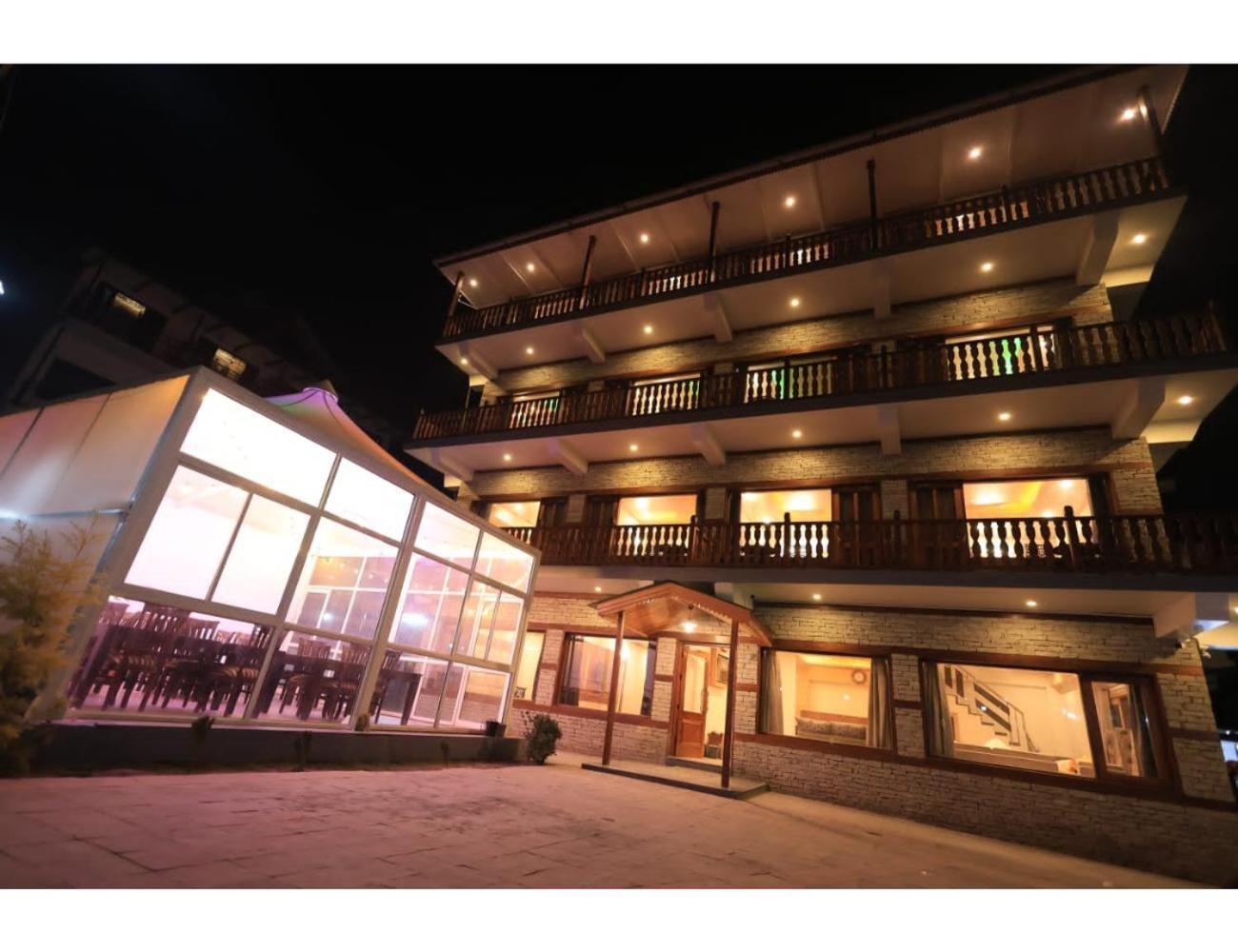 Royal Nest By Terraa Hotels, Homestay *