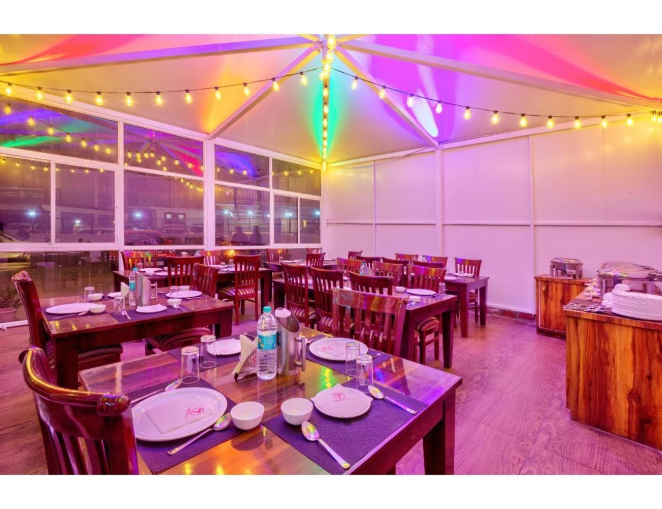 Royal Nest By Terraa Hotels, Homestay *