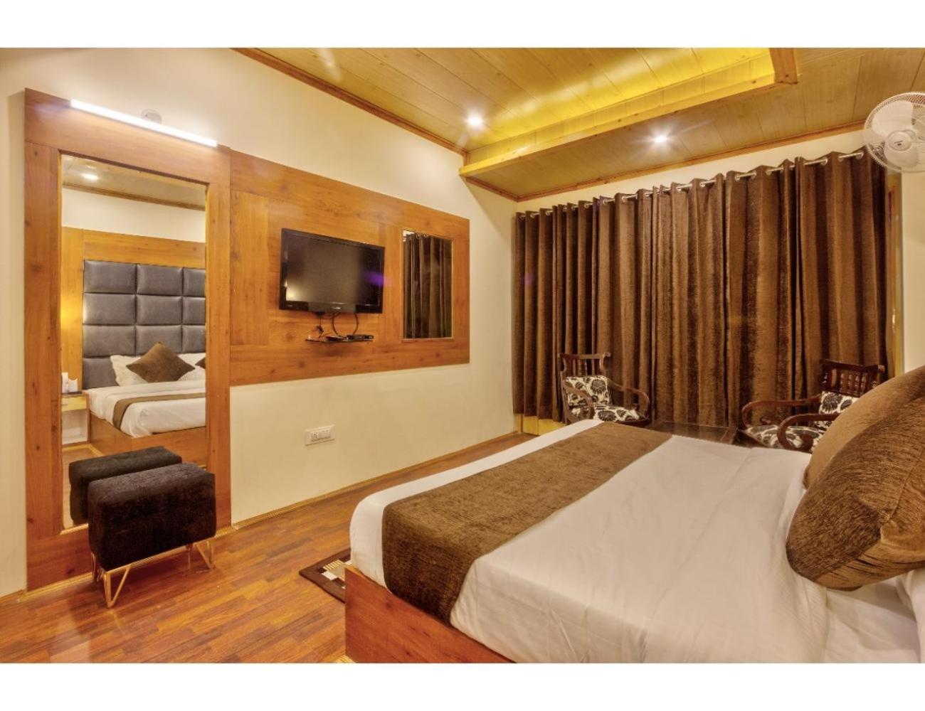 Royal Nest By Terraa Hotels, Homestay *