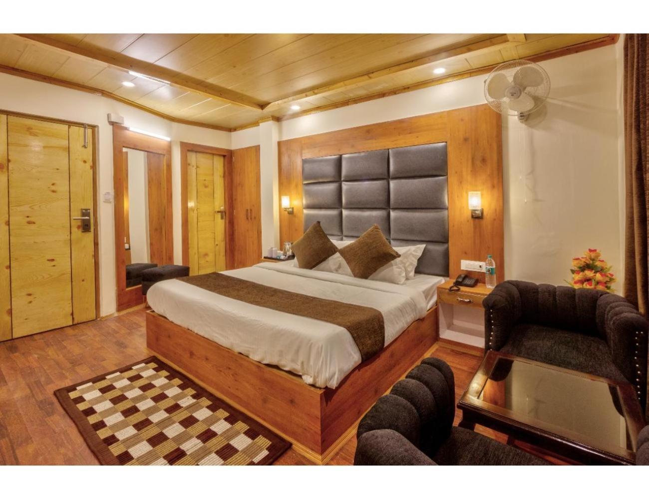 Royal Nest By Terraa Hotels, Homestay Manali (Himachal Pradesh)