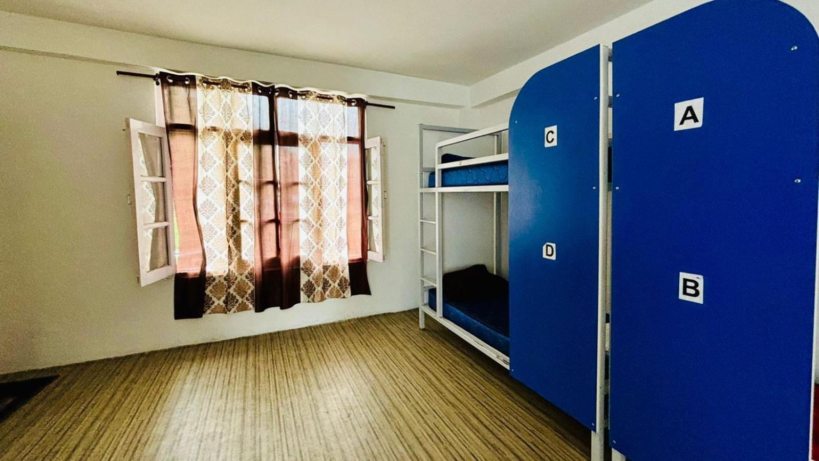 Oak Land House Hostel Manali (Himachal Pradesh)