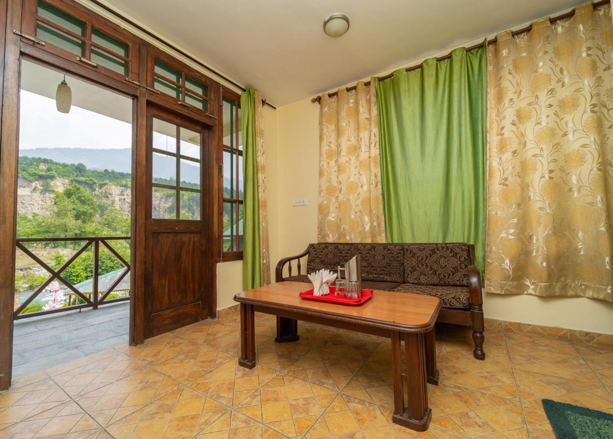 Hot Stuff & Restaurant Riverside Pet Friendly Hotel Manali (Himachal Pradesh)