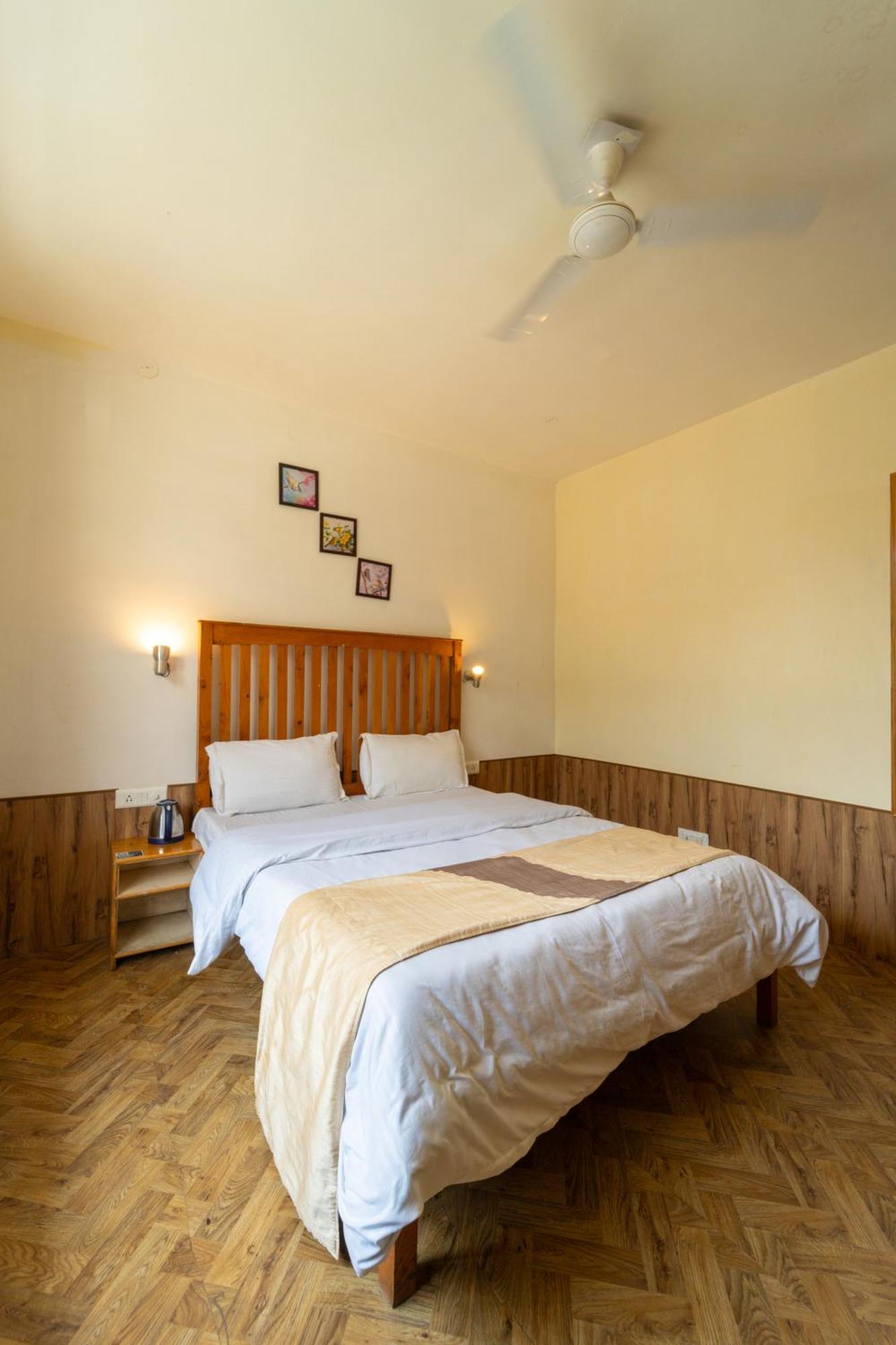 Hotel Hot Stuff & Restaurant Riverside Pet Friendly Manali (Himachal Pradesh)