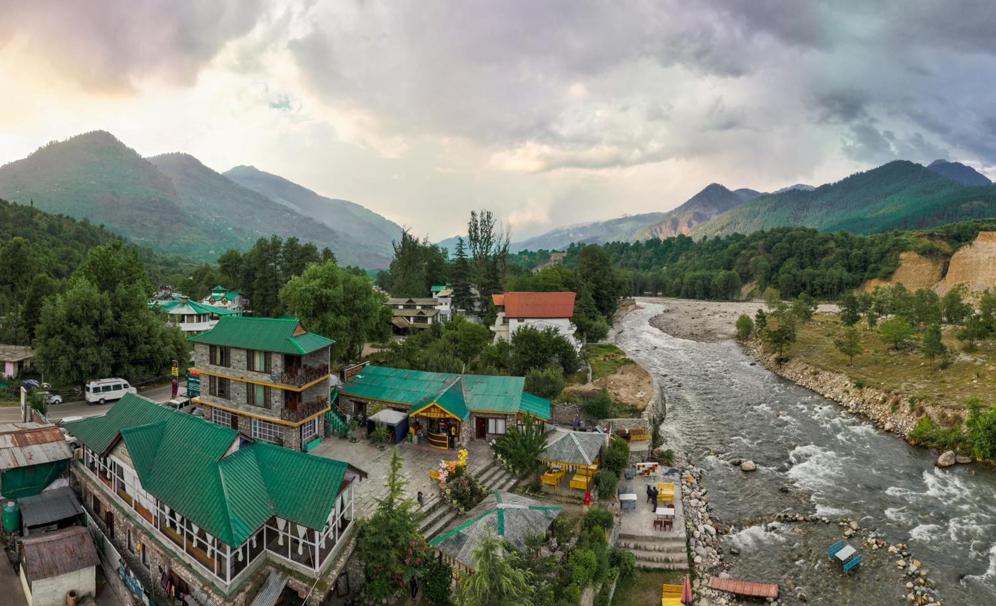 Hotel Hot Stuff & Restaurant Riverside Pet Friendly Manali (Himachal Pradesh)