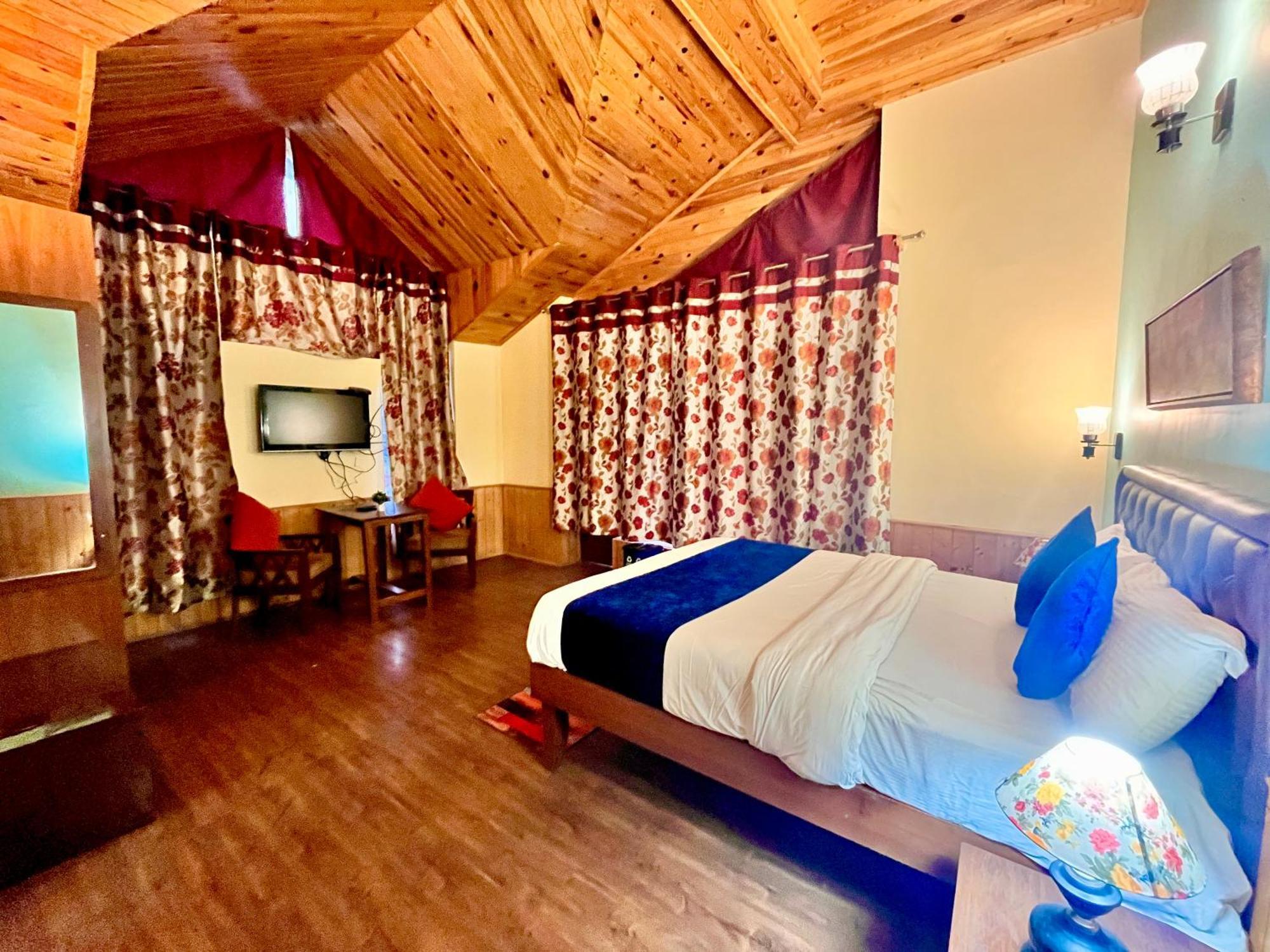 Hotel The Rama Lodge, - 1,2,3,4 Bedroom Luxury With Mountain View M80910-77717